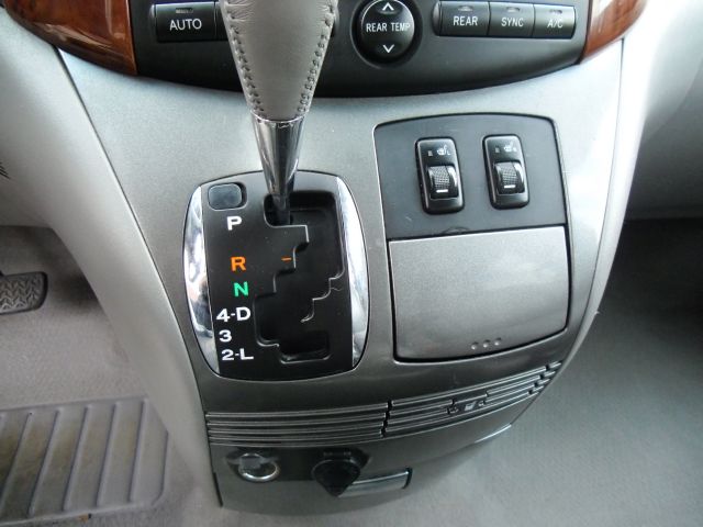 Toyota Sienna 2004 photo 9
