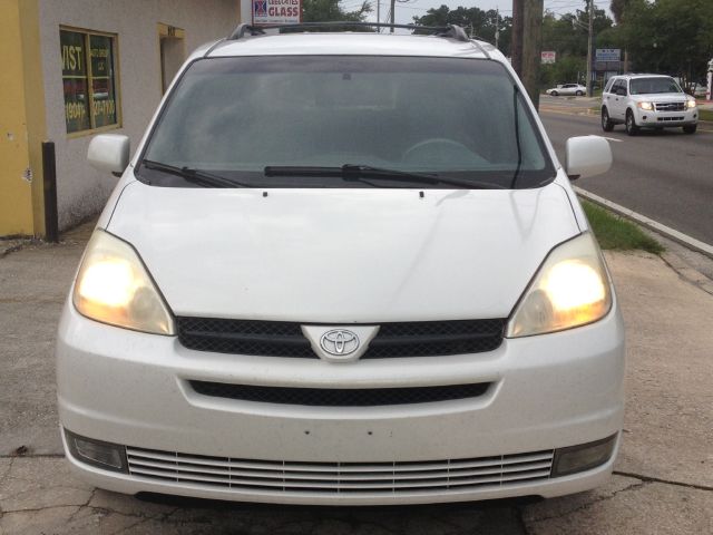 Toyota Sienna 2004 photo 3