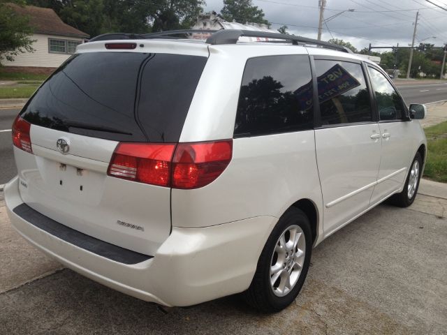 Toyota Sienna 2004 photo 4