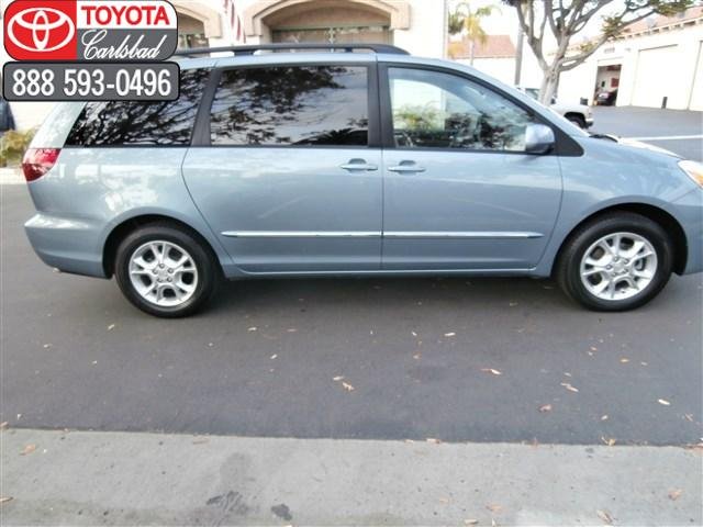 Toyota Sienna 2004 photo 3