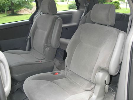 Toyota Sienna Touring - Moonroof MiniVan