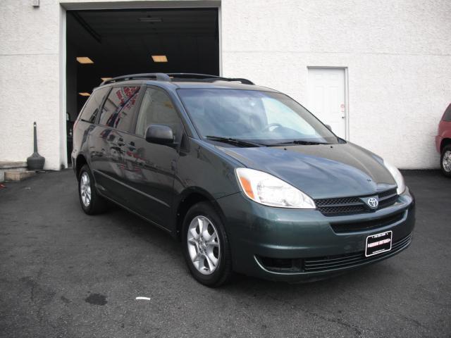 Toyota Sienna 2004 photo 1
