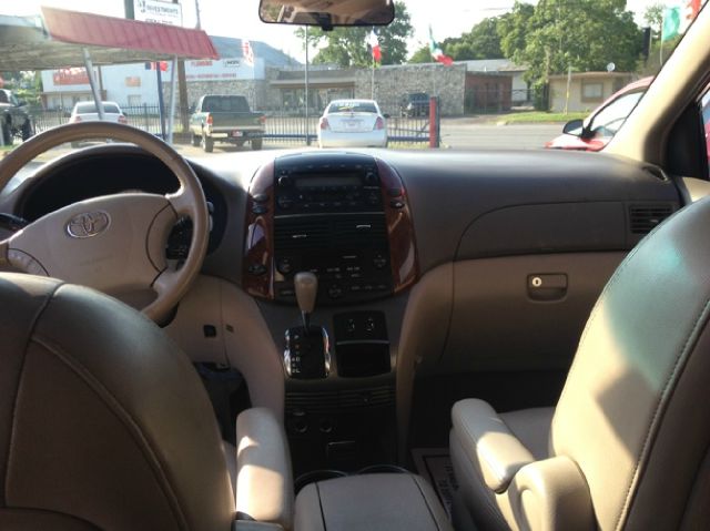 Toyota Sienna 2004 photo 7
