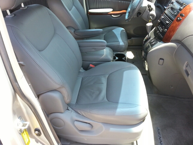 Toyota Sienna 2004 photo 1