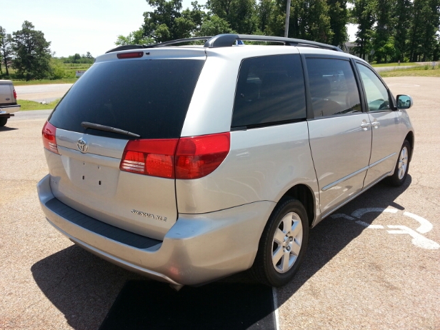 Toyota Sienna 2004 photo 10