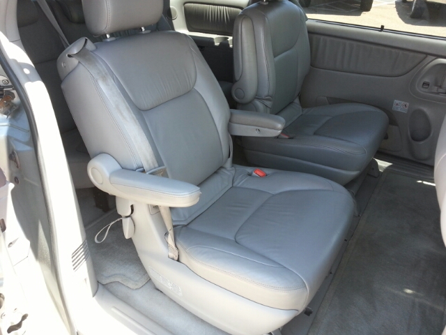 Toyota Sienna 2004 photo 16