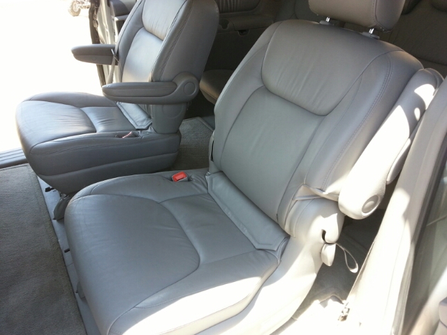 Toyota Sienna 2004 photo 3