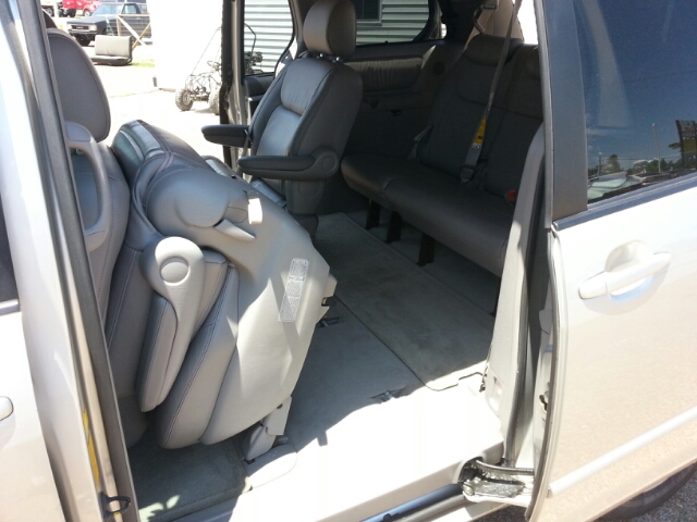 Toyota Sienna 2004 photo 6