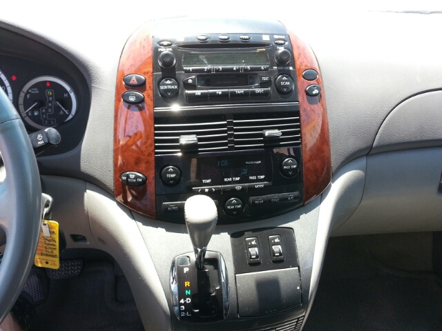 Toyota Sienna 2004 photo 7