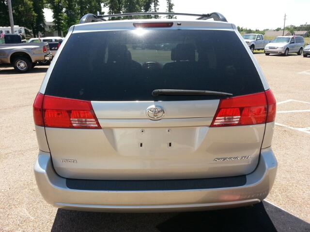 Toyota Sienna 2004 photo 8