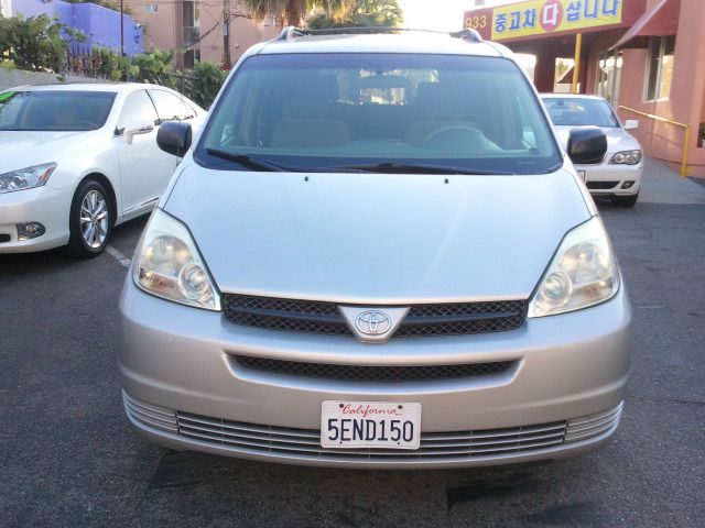 Toyota Sienna 2004 photo 1
