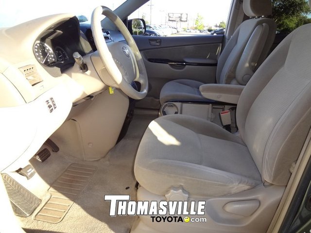 Toyota Sienna 2004 photo 4