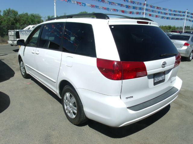 Toyota Sienna 2004 photo 4