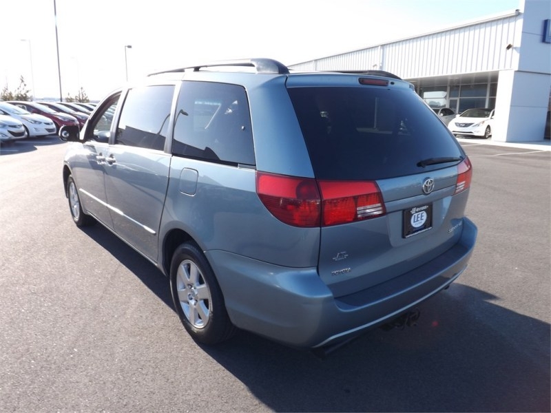 Toyota Sienna 2004 photo 1