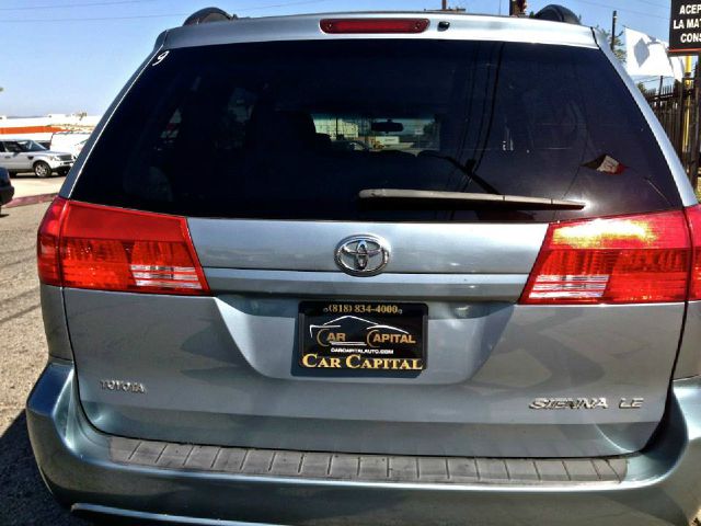 Toyota Sienna 2004 photo 14