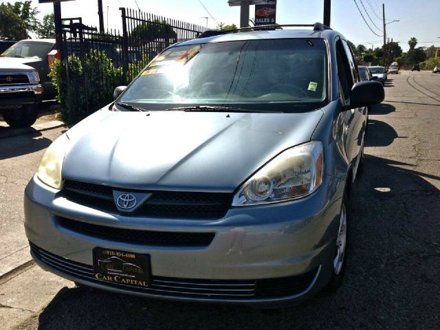 Toyota Sienna 2004 photo 15