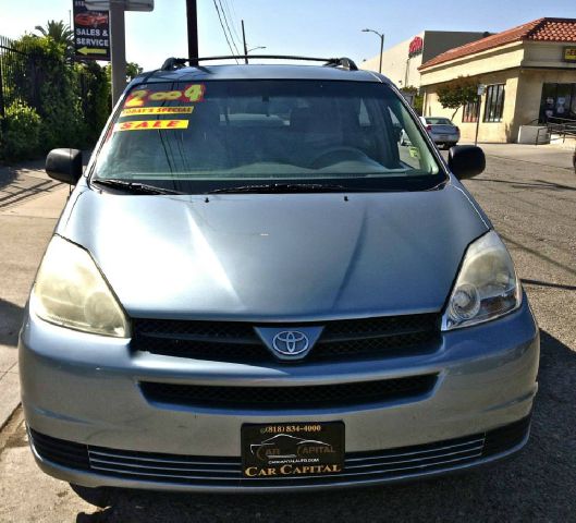 Toyota Sienna 2004 photo 16