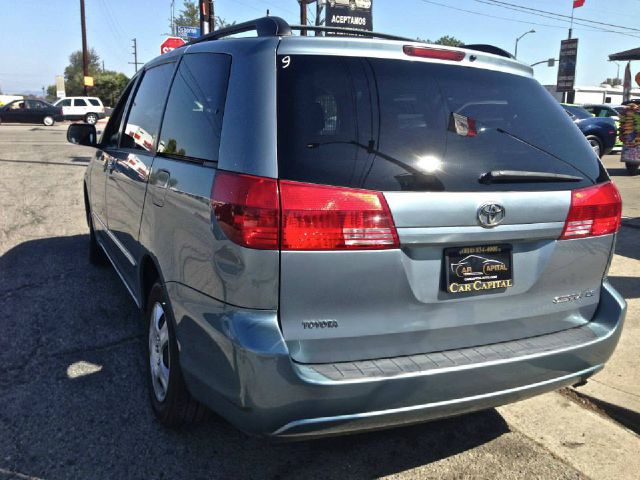Toyota Sienna 2004 photo 25