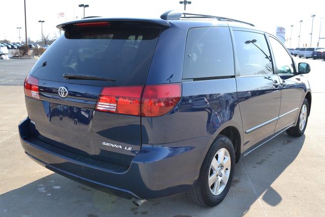 Toyota Sienna 2004 photo 4