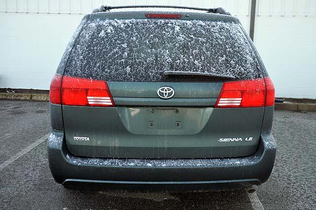 Toyota Sienna 2004 photo 3