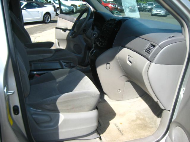 Toyota Sienna 2004 photo 2