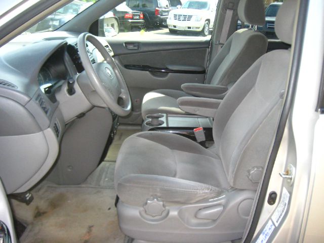 Toyota Sienna 2004 photo 5
