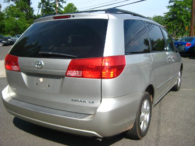 Toyota Sienna 2004 photo 7