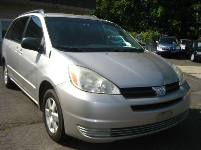 Toyota Sienna 2004 photo 9