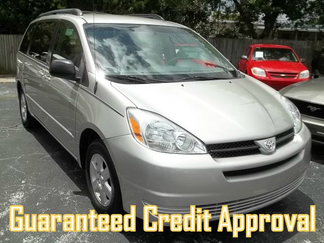Toyota Sienna 2004 photo 2