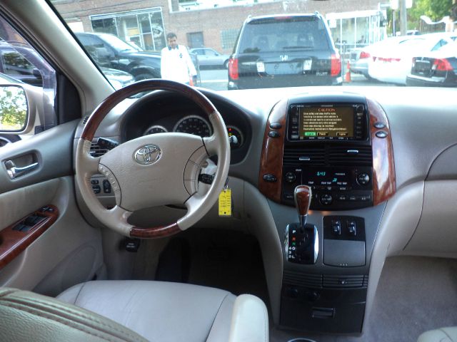 Toyota Sienna FX35 AWD MiniVan