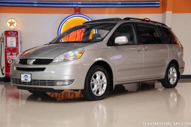 Toyota Sienna 2004 photo 2
