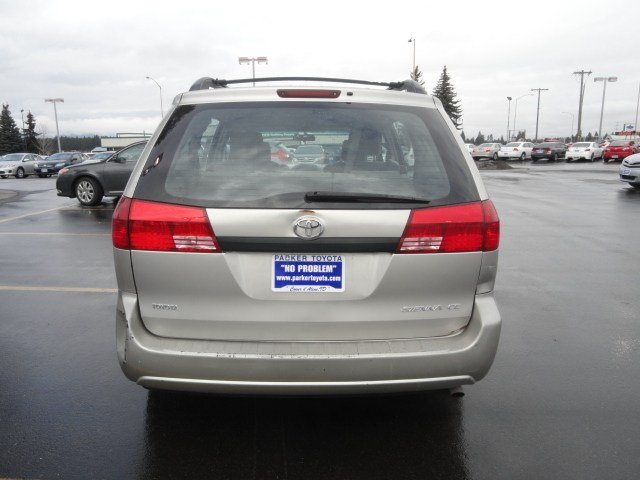 Toyota Sienna 2004 photo 4