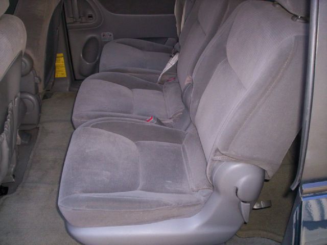 Toyota Sienna 2004 photo 3