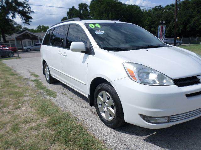 Toyota Sienna 2004 photo 1