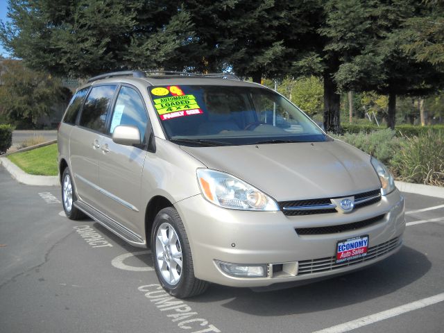 Toyota Sienna 2004 photo 4