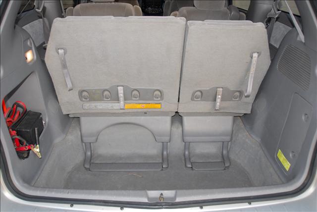 Toyota Sienna 2004 photo 1