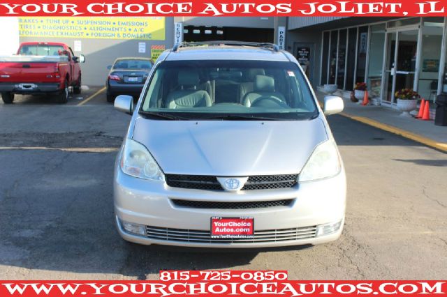 Toyota Sienna 2004 photo 2