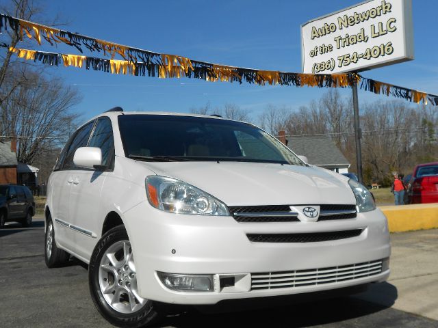 Toyota Sienna 2004 photo 4