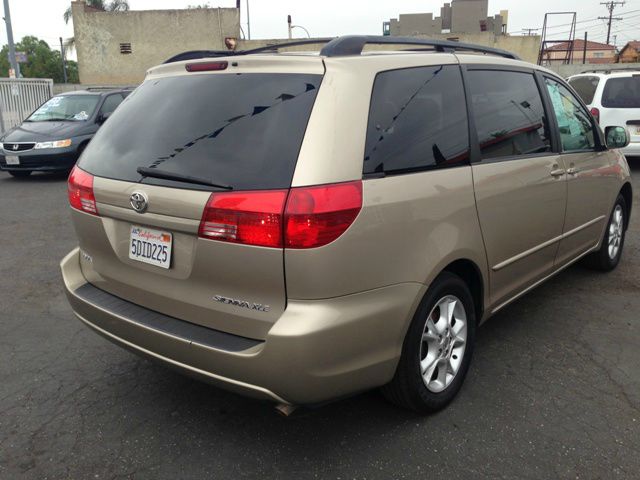 Toyota Sienna 2004 photo 1