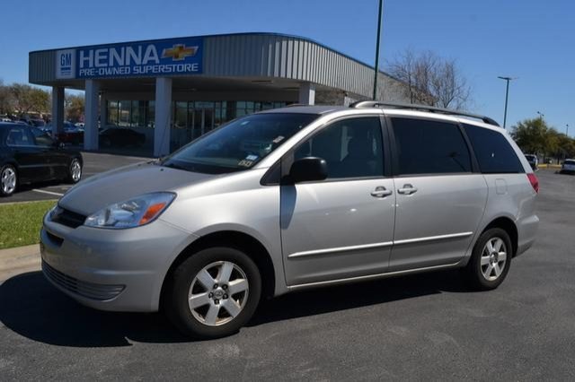 Toyota Sienna 2004 photo 3