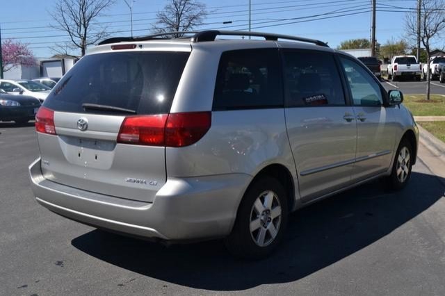 Toyota Sienna 2004 photo 4