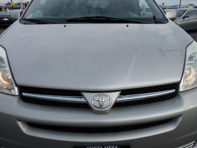 Toyota Sienna 2004 photo 4