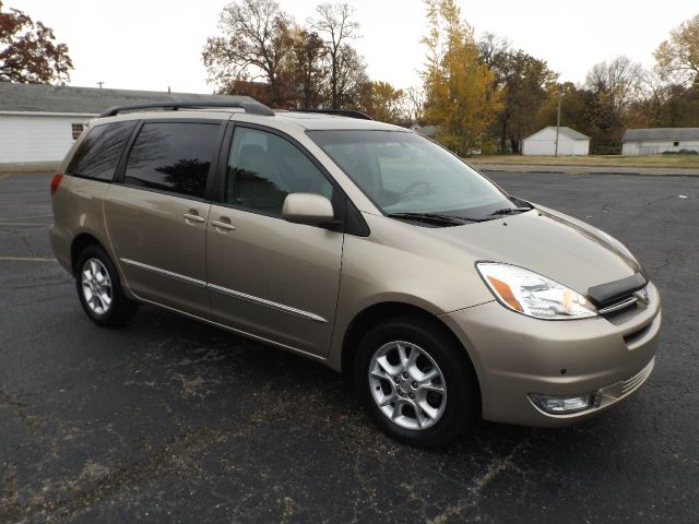 Toyota Sienna 2004 photo 1