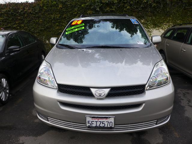 Toyota Sienna 2004 photo 4