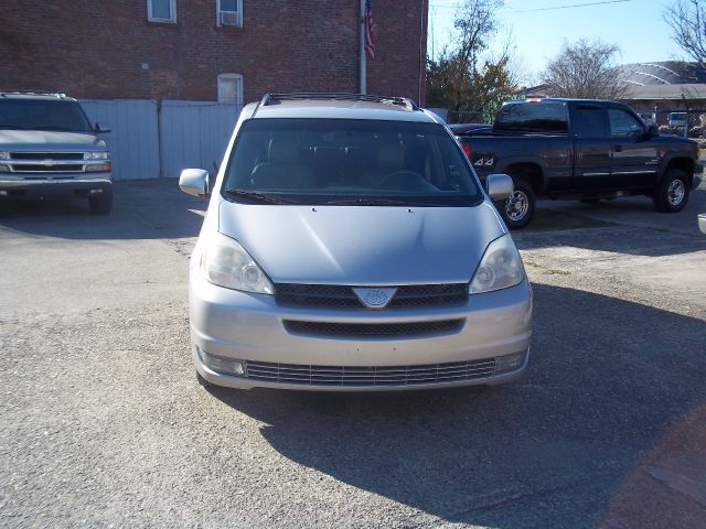 Toyota Sienna 2004 photo 3