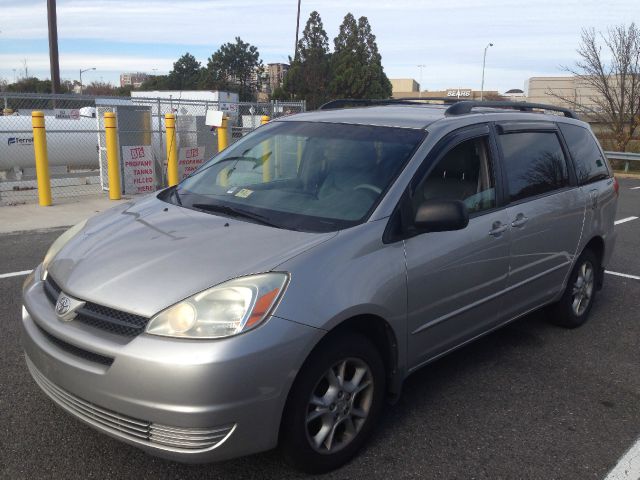 Toyota Sienna 2004 photo 4