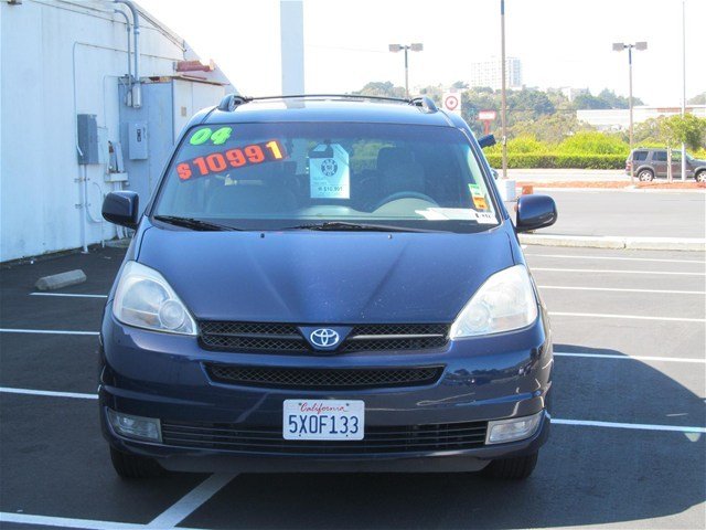 Toyota Sienna 2004 photo 1