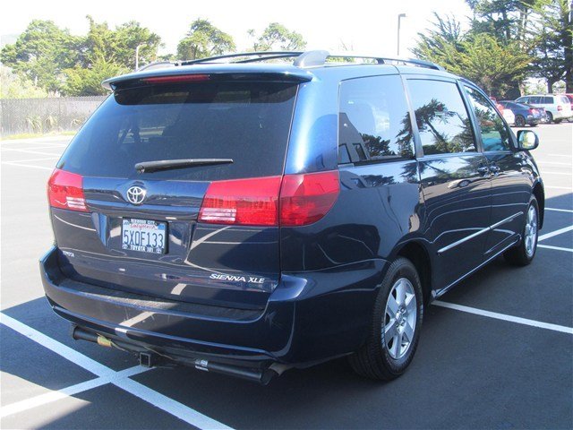 Toyota Sienna 2004 photo 4