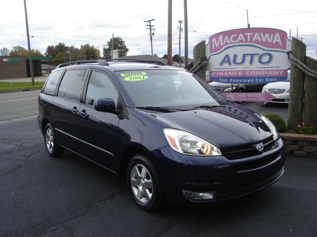 Toyota Sienna 2004 photo 4