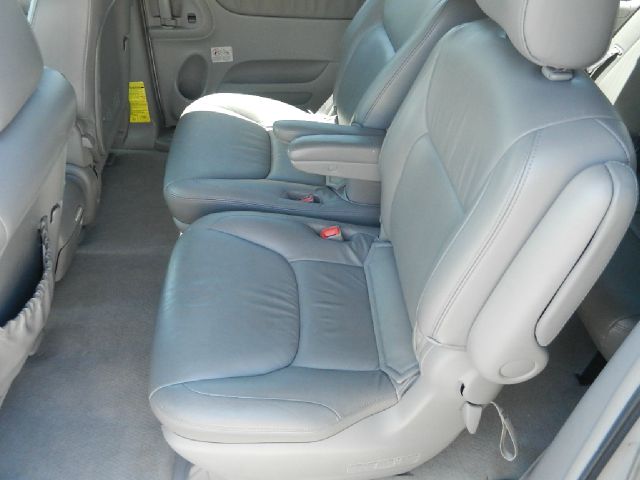 Toyota Sienna 2004 photo 20